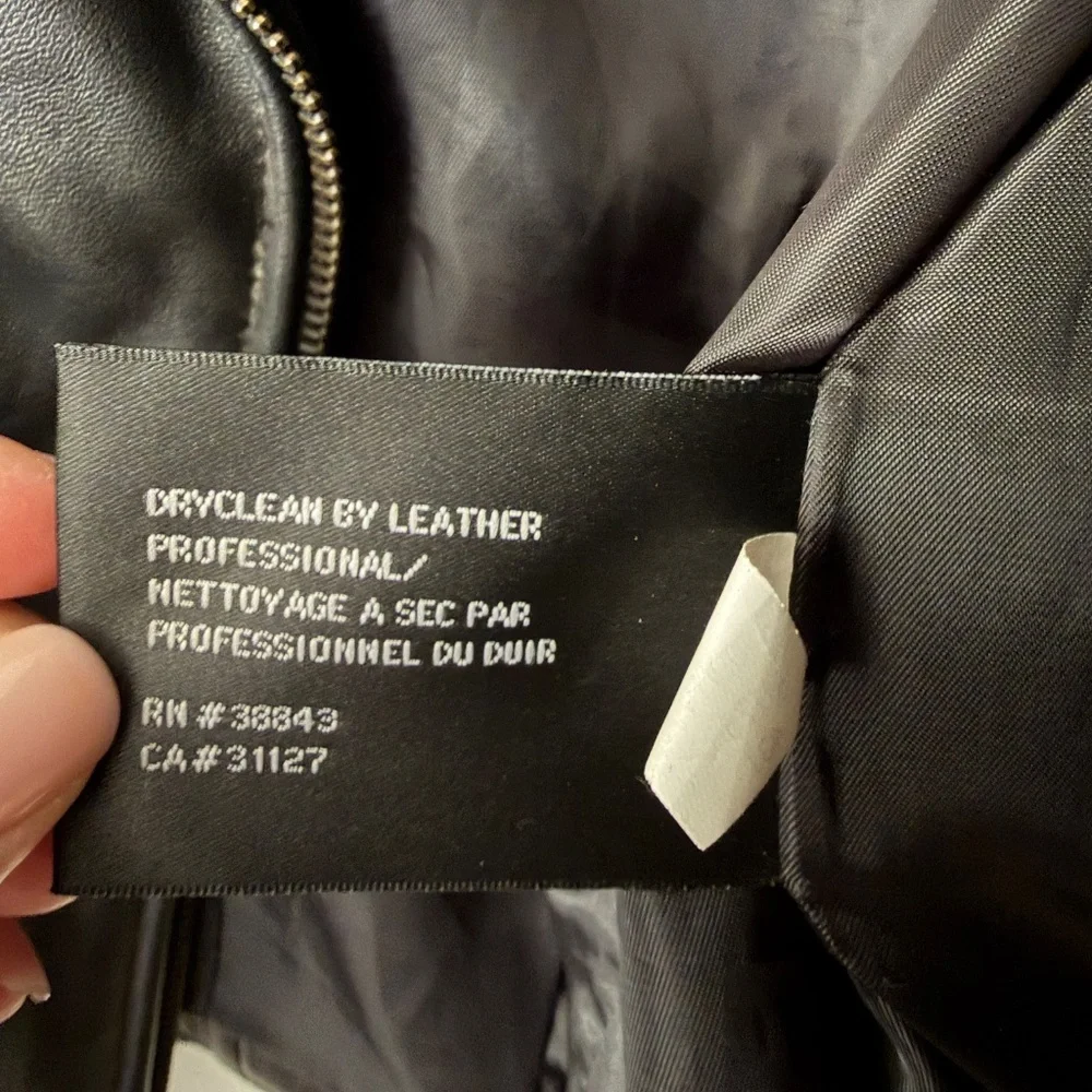 DKNY Black Leather Asymmetrical Moto Jacket with Quilted Details – Size S - Picture 5 of 7